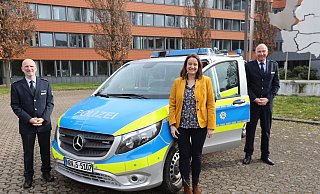 Der Abteilungsleiter Polizei, Mathias Schmidt (v. l.), Landrätin Anna Katharina Bölling und der Direktionsleiter Verkehr, Dirk Klöpper, präsentierten im Kreishaus die Unfallbilanz für 2020. - Nicole Sielermann Der Abteilungsleiter Polizei, Mathias Schmidt (v. l.), Landrätin Anna Katharina Bölling und der Direktionsleiter Verkehr, Dirk Klöpper, präsentierten im Kreishaus die Unfallbilanz für 2020. - Nicole Sielermann