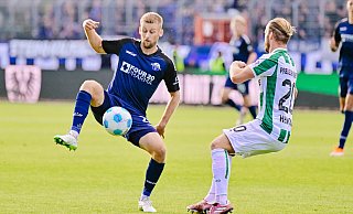 SCP-Akteur Sebastian Klaas (l.), hier in der Zweitligapartie in Münster, droht am Freitag beim Gastspiel in Köln auszufallen. - Besim Mazhiqi SCP-Akteur Sebastian Klaas (l.), hier in der Zweitligapartie in Münster, droht am Freitag beim Gastspiel in Köln auszufallen. - Besim Mazhiqi