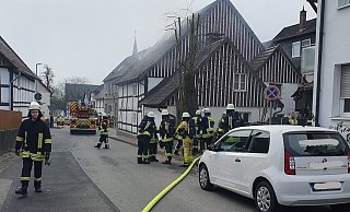 Einheiten aus fünf Ortschaften im Stadtgebiet Höxter waren in Ottbergen im Einsatz. - FFW Höxter Einheiten aus fünf Ortschaften im Stadtgebiet Höxter waren in Ottbergen im Einsatz. - FFW Höxter