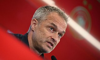 Der neue Bundestrainer der Fußballerinnen wird sein Debüt im legendären Wembley-Stadion feiern. - Arne Dedert/dpa Der neue Bundestrainer der Fußballerinnen wird sein Debüt im legendären Wembley-Stadion feiern. - Arne Dedert/dpa