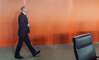 Ein weiterer Schritt weg von der Macht: Olaf Scholz kommt zur voraussichtlich letzten Kabinettssitzung, die er als geschäftsführender Kanzler leitet. - Michael Kappeler/dpa Ein weiterer Schritt weg von der Macht: Olaf Scholz kommt zur voraussichtlich letzten Kabinettssitzung, die er als geschäftsführender Kanzler leitet. - Michael Kappeler/dpa