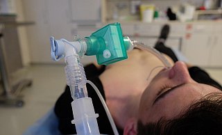 Der medizinische und pflegerische Aufwand bei Covid-19-Patienten ist höher. - (Symbolbild): Pixabay Der medizinische und pflegerische Aufwand bei Covid-19-Patienten ist höher. - (Symbolbild): Pixabay