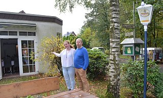 Direkt am Wald und doch im Zentrum Sennestadts liegt das Café Wald-Eck, das auf eine lange Tradition zurückblicken kann. - Sibylle Kemna Direkt am Wald und doch im Zentrum Sennestadts liegt das Café Wald-Eck, das auf eine lange Tradition zurückblicken kann. - Sibylle Kemna