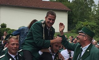 Daniel Kalbhen ist der neue Schützenkönig in Husen. - Schützen Husen Daniel Kalbhen ist der neue Schützenkönig in Husen. - Schützen Husen