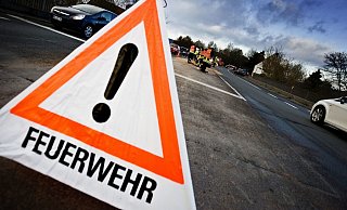 Die Ölspur war so lang, dass neben der kompletten Talbrückenstraße auch ein Teil der Herforder Straße gesperrt werden musste. - Symbolfoto: Gerald Dunkel Die Ölspur war so lang, dass neben der kompletten Talbrückenstraße auch ein Teil der Herforder Straße gesperrt werden musste. - Symbolfoto: Gerald Dunkel