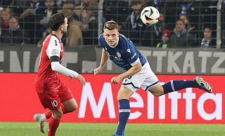 Leon Schneider (r.) ist in der Innenverteidigung von Arminia Bielefeld seit Wochen eine verlässliche Konstante. - Oliver Krato Leon Schneider (r.) ist in der Innenverteidigung von Arminia Bielefeld seit Wochen eine verlässliche Konstante. - Oliver Krato