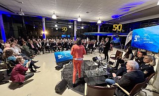 Viele geladene Gäste aus Wirtschaft, Politik, Kirche und verschiedenen Institutionen sind der Einladung des Kreises Paderborn gefolgt. - Jens Reddeker Viele geladene Gäste aus Wirtschaft, Politik, Kirche und verschiedenen Institutionen sind der Einladung des Kreises Paderborn gefolgt. - Jens Reddeker