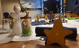 Zum gemeinsamen Weihnachtsabendessen ist jeder im Gemeindehaus Bünde willkommen. - Ulrich Martinschledde Zum gemeinsamen Weihnachtsabendessen ist jeder im Gemeindehaus Bünde willkommen. - Ulrich Martinschledde