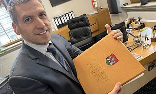 Burkhard Schwuchow (CDU), Bürgermeister von Büren (Kreis Paderborn) ist einer von sieben Bürgermeister-Kandidaten in OWL, die ohne Gegenkandidaten antreten. - Jens Reddeker Burkhard Schwuchow (CDU), Bürgermeister von Büren (Kreis Paderborn) ist einer von sieben Bürgermeister-Kandidaten in OWL, die ohne Gegenkandidaten antreten. - Jens Reddeker