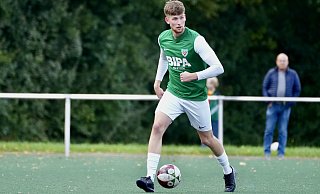 Noah Fritz ist als Dornberger nicht nur nur fürs Verteidigen, sondern auch für einen ordentlichen Spielaufbau zuständig. - Peter Unger Noah Fritz ist als Dornberger nicht nur nur fürs Verteidigen, sondern auch für einen ordentlichen Spielaufbau zuständig. - Peter Unger