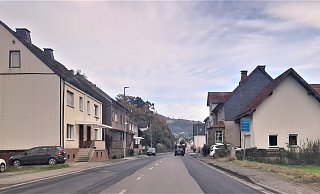 Auf der Ortsdurchfahrt Dalhausen (B241) heißt es erstmal: freie Fahrt. - Simone Flörke Auf der Ortsdurchfahrt Dalhausen (B241) heißt es erstmal: freie Fahrt. - Simone Flörke