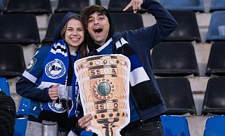 Die Fans drücken Arminia am Samstag im Olympiastadion in Berlin und natürlich auch in im Kreis Herford die Daumen. - Teresa Kröger Die Fans drücken Arminia am Samstag im Olympiastadion in Berlin und natürlich auch in im Kreis Herford die Daumen. - Teresa Kröger