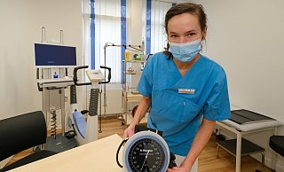 Elisabeth Warkentin ist eine von insgesamt acht medizinischen Fachangestellten im MVZ Süd. - Foto: Andreas Zobe/NW Elisabeth Warkentin ist eine von insgesamt acht medizinischen Fachangestellten im MVZ Süd. - Foto: Andreas Zobe/NW
