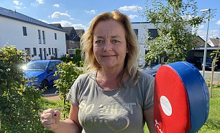 Birgit König fliegt mit dem notwendigen Equipment nach Malawi und möchte dort Selbstverteidigungskurse für Frauen und Mädchen anbieten. - Nicole Sielermann Birgit König fliegt mit dem notwendigen Equipment nach Malawi und möchte dort Selbstverteidigungskurse für Frauen und Mädchen anbieten. - Nicole Sielermann