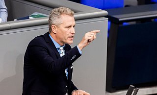 Gegen Petr Bystron (AfD) wird wegen Bestechlichkeit und Geldwäsche ermittelt, nun hat man bei ihm zu Hause Unterlagen für Goldbarren gefunden. - Christoph Soeder/dpa Gegen Petr Bystron (AfD) wird wegen Bestechlichkeit und Geldwäsche ermittelt, nun hat man bei ihm zu Hause Unterlagen für Goldbarren gefunden. - Christoph Soeder/dpa