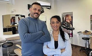 Gökhan und Fetiye Türk haben zum 1. Januar den Friseursalon "Ihr Haarstudio" in Altenbeken übernommen. - Jule Prietzel Gökhan und Fetiye Türk haben zum 1. Januar den Friseursalon "Ihr Haarstudio" in Altenbeken übernommen. - Jule Prietzel