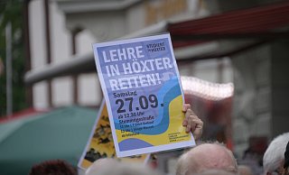 Studierende, Ehemalige und Freunde des TH-Standorts Höxter sind Ende September auf die Straße gegangen, um Forschung und Lehre an der Weser zu erhalten. - Thomas Kube Studierende, Ehemalige und Freunde des TH-Standorts Höxter sind Ende September auf die Straße gegangen, um Forschung und Lehre an der Weser zu erhalten. - Thomas Kube