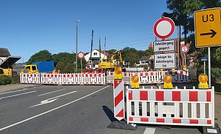 Der Bahnübergang im Zentrum von Kirchlengern ist derzeit gesperrt. - Florian Weyand Der Bahnübergang im Zentrum von Kirchlengern ist derzeit gesperrt. - Florian Weyand
