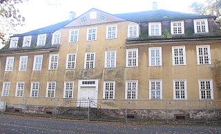 1794 wurde das Dreizehnlindenhaus als neues Gasthaus des Fürstbistums Corvey erbaut. - Burkhard Battran 1794 wurde das Dreizehnlindenhaus als neues Gasthaus des Fürstbistums Corvey erbaut. - Burkhard Battran