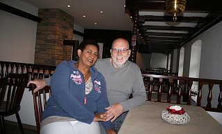 Schließen zum Jahresende: Miriam und Helmut Knipping im Alten Fährhaus. - Torsten Wegener Schließen zum Jahresende: Miriam und Helmut Knipping im Alten Fährhaus. - Torsten Wegener
