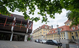 Das neue Kulturhaus würde sich Richtung Rathausplatz und Südeingang (Richtung Capitol) öffnen, und nicht nur NWD und Theater beherbergen, sondern auch die Verbindung Richtung neues Janup-Viertel schaffen. - Ralf Bittner Das neue Kulturhaus würde sich Richtung Rathausplatz und Südeingang (Richtung Capitol) öffnen, und nicht nur NWD und Theater beherbergen, sondern auch die Verbindung Richtung neues Janup-Viertel schaffen. - Ralf Bittner