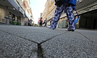 Die untere Klosterstraße ist noch mit dem alten grauen Pflaster gepflastert. Das soll sich im nächsten Jahr ändern. - Ulf Hanke Die untere Klosterstraße ist noch mit dem alten grauen Pflaster gepflastert. Das soll sich im nächsten Jahr ändern. - Ulf Hanke