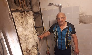 Vonovia-Mieter Leo Schmidt in seinem Badezimmer. - Ingo Kalischek Vonovia-Mieter Leo Schmidt in seinem Badezimmer. - Ingo Kalischek