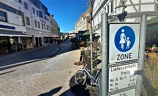 Die Sicherheit in der Innenstadt – hier der Eingang zur Fußgängerzone Höxter – steht im Fokus. - Simone Flörke Die Sicherheit in der Innenstadt – hier der Eingang zur Fußgängerzone Höxter – steht im Fokus. - Simone Flörke