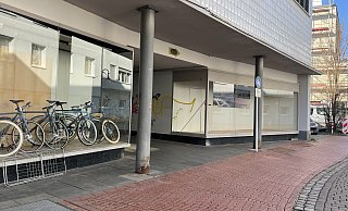 Das Mindener Fahrradgeschäft "Powerslide" lagert am Deichhof seit mehr als 20 Jahren Fahrräder. Rund 40 bis 50 Räder sind dort am Wochenende geklaut worden. MT-Foto: - Jasmin Janzen Das Mindener Fahrradgeschäft "Powerslide" lagert am Deichhof seit mehr als 20 Jahren Fahrräder. Rund 40 bis 50 Räder sind dort am Wochenende geklaut worden. MT-Foto: - Jasmin Janzen