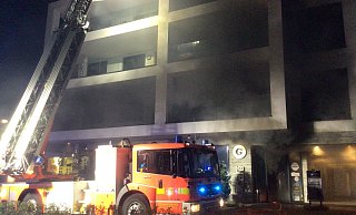 Die Paderborner Feuerwehr beim Löschen des Brandes in der Goeken-Filiale an der Nordstraße. - Feuerwehr Paderborn Die Paderborner Feuerwehr beim Löschen des Brandes in der Goeken-Filiale an der Nordstraße. - Feuerwehr Paderborn