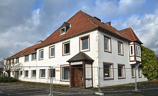 Anfang Februar begannen die Abrissarbeiten der früheren Gaststätte von Ria Kreutzheide, die jahrzehntelang ein beliebter Treffpunkt war. - Birgit Vredenburg Anfang Februar begannen die Abrissarbeiten der früheren Gaststätte von Ria Kreutzheide, die jahrzehntelang ein beliebter Treffpunkt war. - Birgit Vredenburg