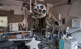 Ein Blick auf die Schäden in dem von russischen Raketen getroffenen Teil des Kinderkrankenhauses. - Evgeniy Maloletka/AP/dpa Ein Blick auf die Schäden in dem von russischen Raketen getroffenen Teil des Kinderkrankenhauses. - Evgeniy Maloletka/AP/dpa