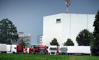 Bei Tönnies sollen wegen des Corona-Ausbruchs jetzt vorübergehend die Räder still stehen. - picture alliance/dpa Bei Tönnies sollen wegen des Corona-Ausbruchs jetzt vorübergehend die Räder still stehen. - picture alliance/dpa