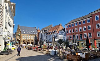 Am Markt hat es einen Polizeieinsatz gegeben. - Ilja Regier Am Markt hat es einen Polizeieinsatz gegeben. - Ilja Regier