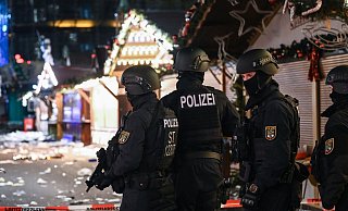 Kurz vor Weihnachten war ein 50-Jähriger aus Saudi-Arabien mit einem Auto über den Magdeburger Weihnachtsmarkt gerast. (Archivbild) - Heiko Rebsch/dpa Kurz vor Weihnachten war ein 50-Jähriger aus Saudi-Arabien mit einem Auto über den Magdeburger Weihnachtsmarkt gerast. (Archivbild) - Heiko Rebsch/dpa