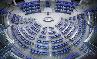 Der Plenarsaal des Bundestags: Durch Überhang- und Ausgleichsmandate ist das Parlament in den vergangenen Jahren immer weiter gewachsen. - Kay Nietfeld/dpa Der Plenarsaal des Bundestags: Durch Überhang- und Ausgleichsmandate ist das Parlament in den vergangenen Jahren immer weiter gewachsen. - Kay Nietfeld/dpa