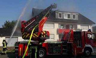 Neun Personen warne bei dem Feuer im Tegelweg verletzt worden. - Burkhard Battran Neun Personen warne bei dem Feuer im Tegelweg verletzt worden. - Burkhard Battran