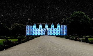 So soll das Neuhäuser Schloss am Wochenende leuchten. - thenightlab So soll das Neuhäuser Schloss am Wochenende leuchten. - thenightlab