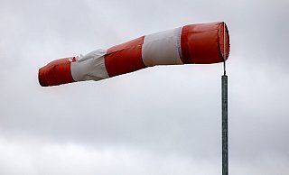 Vorerst warnt der Deutsche Wetterdienst bis 18 Uhr vor teils stürmischen Böen im gesamten Kreisgebiet. - Symbolfoto/picture alliance Vorerst warnt der Deutsche Wetterdienst bis 18 Uhr vor teils stürmischen Böen im gesamten Kreisgebiet. - Symbolfoto/picture alliance