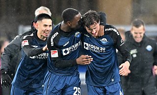 Calvin Brackelmann (rechts) sorgte in den letzten Augenblicken des Heimspiels gegen den 1. FC Nürnberg für den Paderborner 3:2-Sieg. - IMAGO/Ulrich Hufnagel Calvin Brackelmann (rechts) sorgte in den letzten Augenblicken des Heimspiels gegen den 1. FC Nürnberg für den Paderborner 3:2-Sieg. - IMAGO/Ulrich Hufnagel
