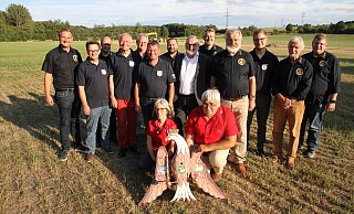 Freuen sich auf das Fest: Das Kreiskönigspaar Paul und Manuela Paschen mit den Vorstände des Kreisschützenbund und des Schützenverein Husen. - Johannes Büttner Freuen sich auf das Fest: Das Kreiskönigspaar Paul und Manuela Paschen mit den Vorstände des Kreisschützenbund und des Schützenverein Husen. - Johannes Büttner