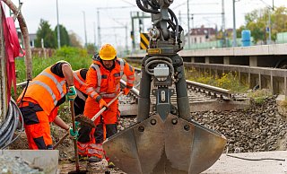 Schienen, Weichen, Stellwerke: Die Bahn hat in diesem Jahr so viel gebaut wie lange nicht. (Archivbild) - Andreas Arnold/dpa Schienen, Weichen, Stellwerke: Die Bahn hat in diesem Jahr so viel gebaut wie lange nicht. (Archivbild) - Andreas Arnold/dpa