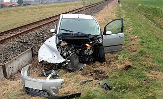 Der Ford der 79-Jährigen wurde von der Eurobahn im Frontbereich erfasst und schwer beschädigt. - Polizei Minden-Lübbecke. Der Ford der 79-Jährigen wurde von der Eurobahn im Frontbereich erfasst und schwer beschädigt. - Polizei Minden-Lübbecke.