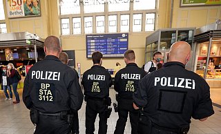 Die Bundespolizei suchte nach dem Verdächtigen im Hauptbahnhof, konnte ihn aber nicht mehr ausfindig machen. - Symbolbild: Wolfgang Rudolf Die Bundespolizei suchte nach dem Verdächtigen im Hauptbahnhof, konnte ihn aber nicht mehr ausfindig machen. - Symbolbild: Wolfgang Rudolf