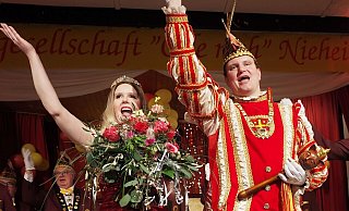 Nix helau und morgen blau! Für Prinzessin Bianca und Prinz Felix hieß es Olle meh, soweit ich seh! Und das gilt mindestens noch bis Aschermittwoch. - Josef Köhne Nix helau und morgen blau! Für Prinzessin Bianca und Prinz Felix hieß es Olle meh, soweit ich seh! Und das gilt mindestens noch bis Aschermittwoch. - Josef Köhne
