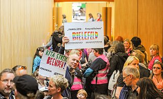 Schon 2015 war die Stimmung bei Familien mies. Damals streikten die Bielefelder Kitas. - Christian Weische Schon 2015 war die Stimmung bei Familien mies. Damals streikten die Bielefelder Kitas. - Christian Weische