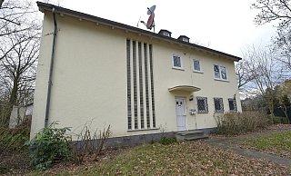 Die vier ehemaligen Offiziers-Villen an der Hochstraße, hier Nr. 41, stehen wieder zum Verkauf. - Jens Dünhölter Die vier ehemaligen Offiziers-Villen an der Hochstraße, hier Nr. 41, stehen wieder zum Verkauf. - Jens Dünhölter