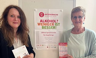 Julia Becker-Keller (l.) und Adelheid Miß-Litfin informieren bei der Aktionswoche. - Caritas Julia Becker-Keller (l.) und Adelheid Miß-Litfin informieren bei der Aktionswoche. - Caritas