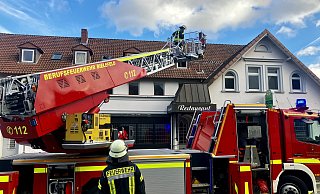 Feuer über einem ehemaligem Bielefelder Restaurant an der Otto-Brenner-Straße. - Jens Reichenbach Feuer über einem ehemaligem Bielefelder Restaurant an der Otto-Brenner-Straße. - Jens Reichenbach