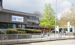 Die Stadt möchte aus Kosten- und Umweltschutzgründen den Energieverbrauch in den städtischen Gebäuden senken. - Dieter Scholz Die Stadt möchte aus Kosten- und Umweltschutzgründen den Energieverbrauch in den städtischen Gebäuden senken. - Dieter Scholz